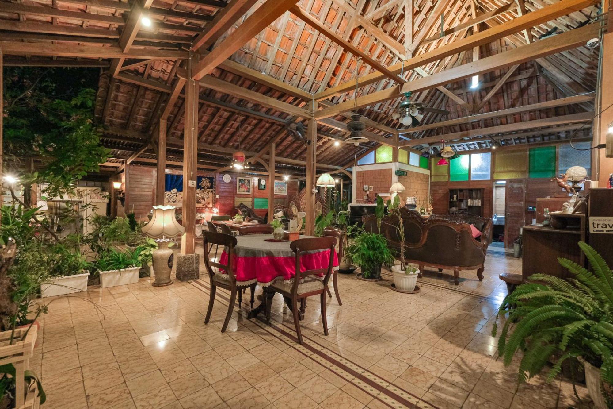Bed and Breakfast Djajanti House Semarang Exteriér fotografie